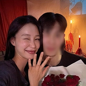 "환승 대신 결혼!" '환승연애' 첫 번째 결혼 커플 탄생! 모델 정혜임, 5세 연하 팬과 결혼 발표