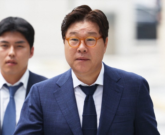 ‘연어·술파티’ 의혹 김성태 전 쌍방울 회장 배임 혐의 입건과 법인카드 반입 수사