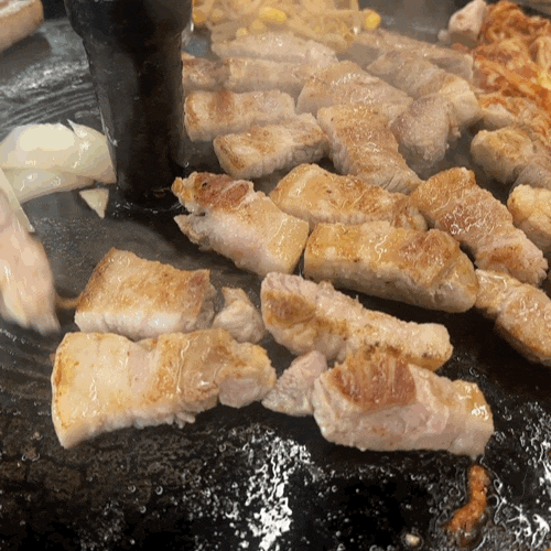  노원 삼겹살 맛집 ‘수락골 솥뚜껑 삼겹살‘ - 김치, 콩나물, 고사리 등 솥뚜껑 위 다양하게!