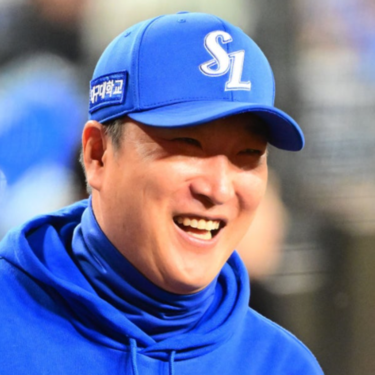 이진영 코치가 두산으로 향한다!! 손지환 수비코치도 합류!! 홍원기 수석, 손시헌QC코치와 함께 김원형감독 사단이 점점 단단해지고 있는데, 와중에 박경완 LG배터리코치 합류설이!!