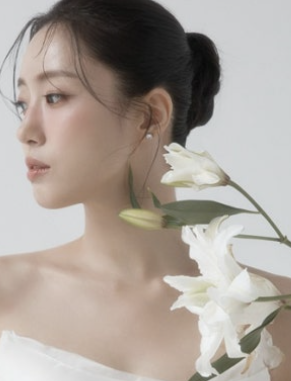   함은정김병우 감독, 웨딩 화보 공개…결혼식 사회는 오상진?!