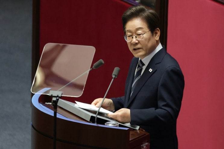 첫 <b>예산안</b> | <b>이재명</b> 대통령 2025 시정연설로 본 2026 <b>정부</b>... 