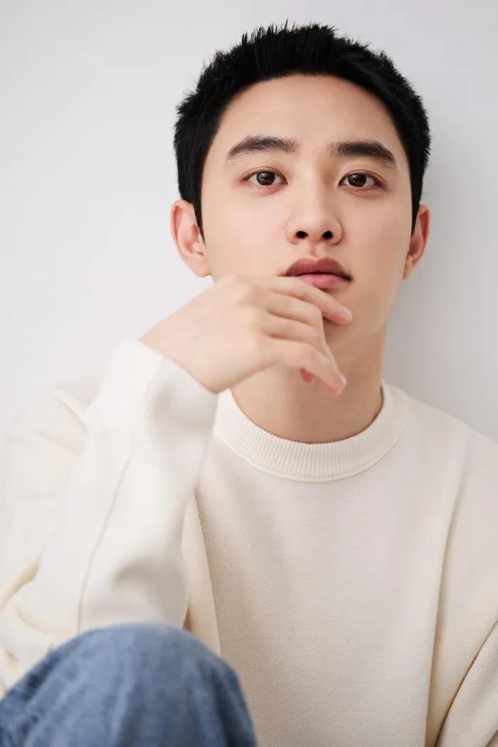 “도경수, 소속사는 떠났는데 지분 50%는 챙겼다?… 이 선택, 현명일까 욕심일까”