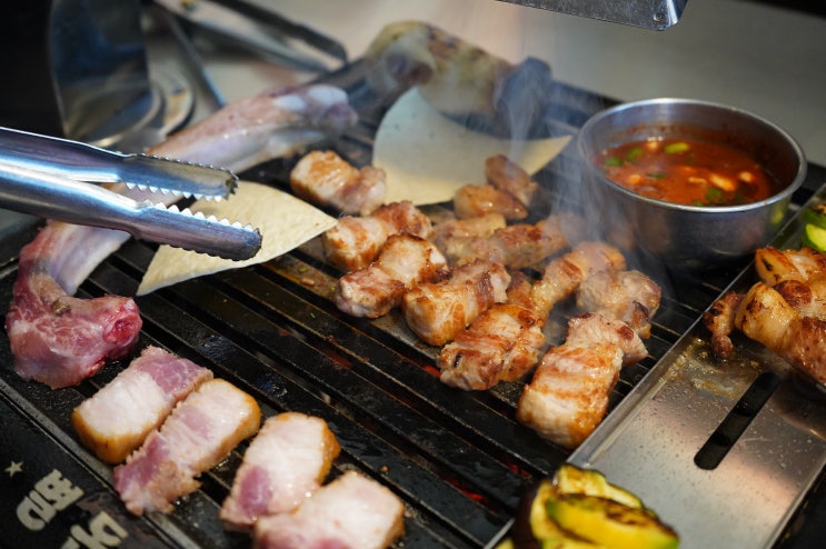  제주 중문 흑돼지의 품격 별돈별 중문 본점 — 672시간 숙성의 깊은 맛, 제주 흑돼지의 정수를 만나다