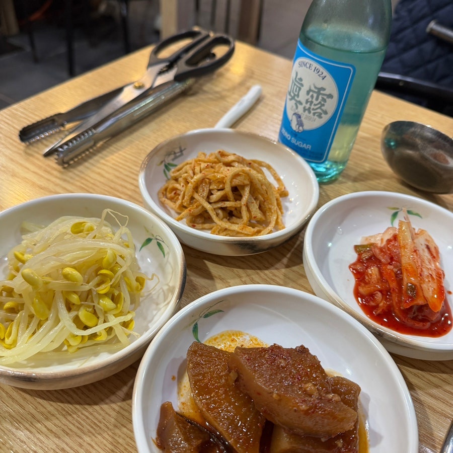 얼큰이찌개마을 수원탑동점 사진 6