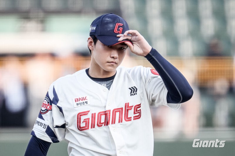 ‘롯데 올해의 히트작’ 입스로 시즌을 조기에 마무리한 이 선수, 롯데 홍민기 근황(KBO)