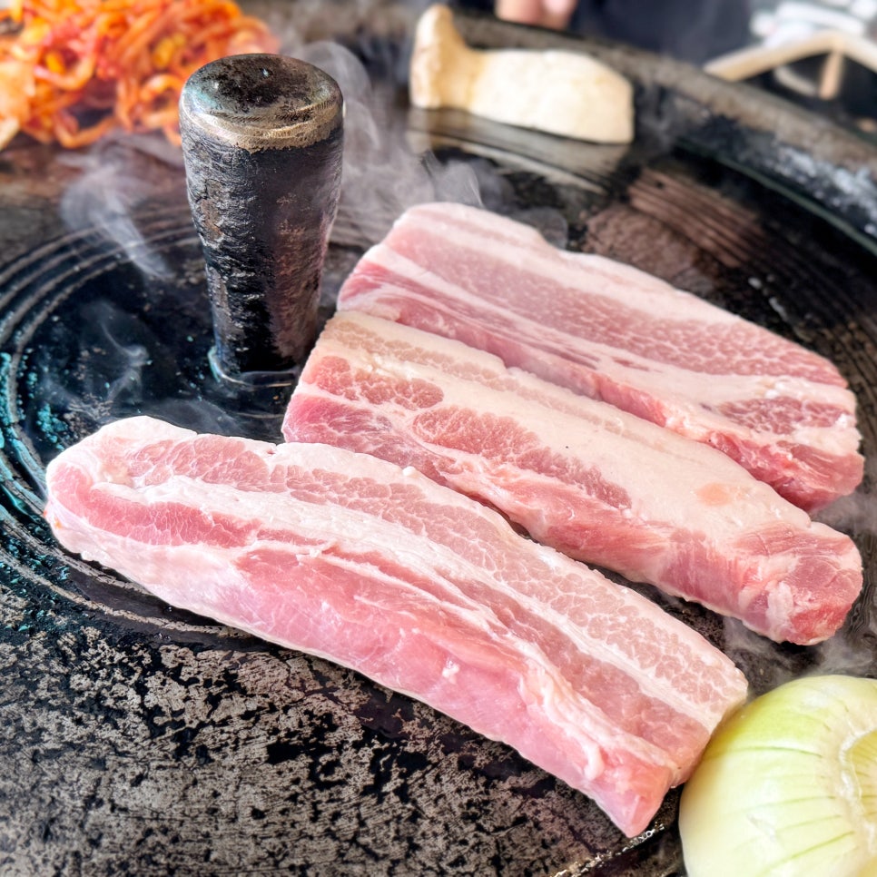 싹쓰리솥뚜껑김치삼겹살 청량리점 사진 1