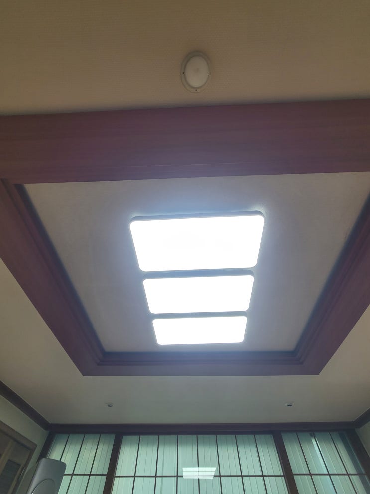  영등포구 양평동 성원상떼빌아파트 수명이 다한 거실 등 삼성 150W LED 등으로 교체 ㅡ 바로출장집수리