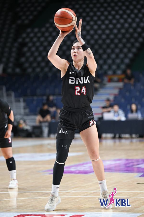 첫 우승주역! 리핏을 노리는 우승청부사 <b>BNK 김소니아</b>