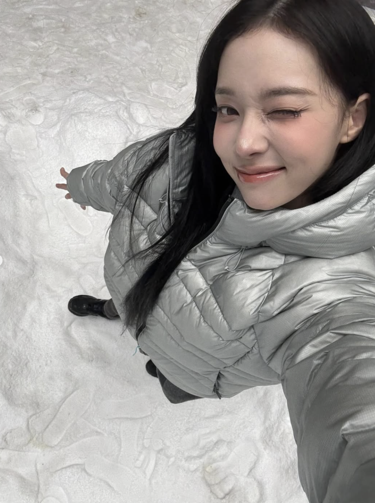 [셀럽 패션] 윈터의 겨울은 뉴발란스와 함께 패딩 정보 알려드림