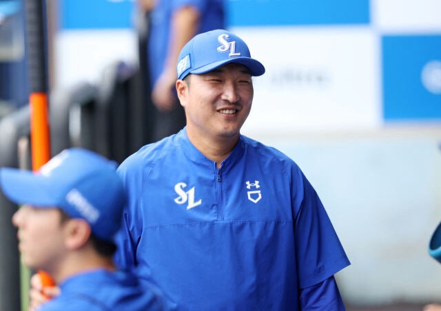 <b>두산 베어스</b>, <b>이진영 코치</b> 영입! 삼성 타격 코치 출신의 합류