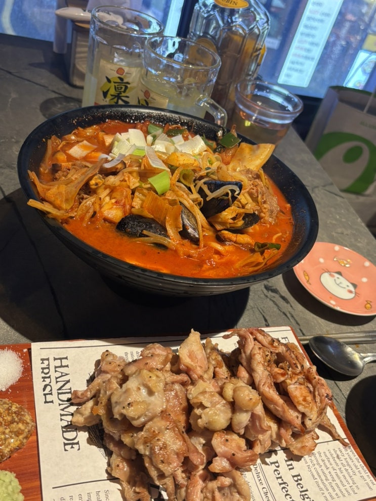  [강동/천호]애견동반 가능한 데이트 단체 맛집 지하102호 이자카야(마늘짬뽕, 닭구이, 치즈볶음밥, 설탕토마토)!