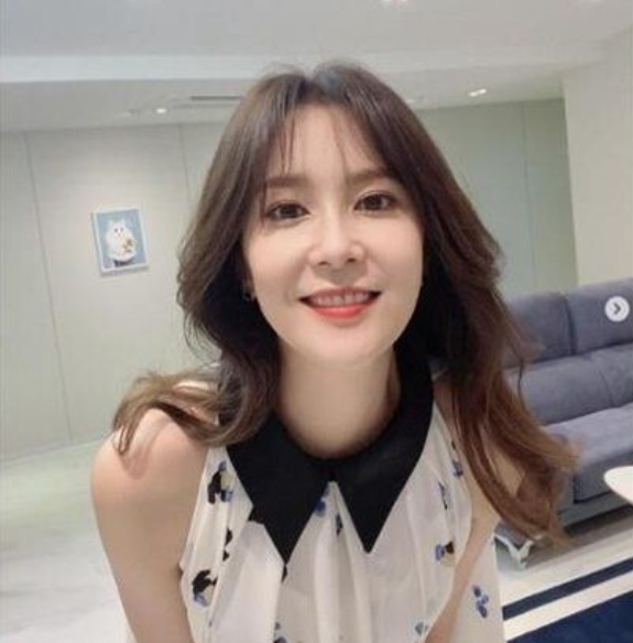 [단독] 배우 <b>장가현</b>, <b>학폭 피해</b> 고백… “전학 첫날부터 일진의... 