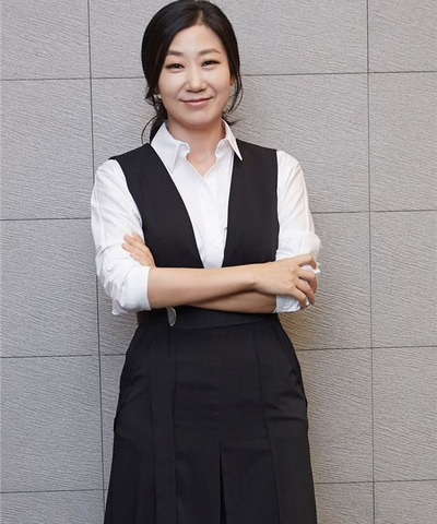<b>K뷰티</b> 예능 '<b>퍼펙트 글로우</b>', 라미란의 도전과 우려