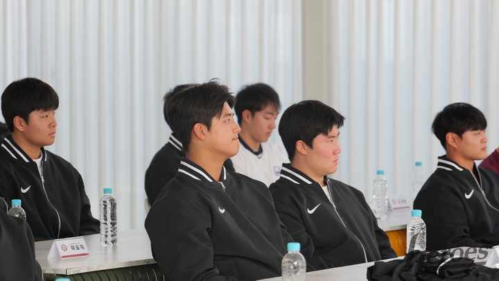 ‘키움히어로즈 OT’…<b>박준현</b>·<b>신인</b> 14명, 프로 마인드... 