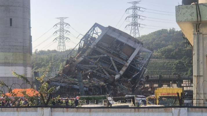 동서발전 <b>울산</b>화력<b>발전소</b> 철제 구조물 <b>붕괴</b>로 7명 매몰... 수색 중