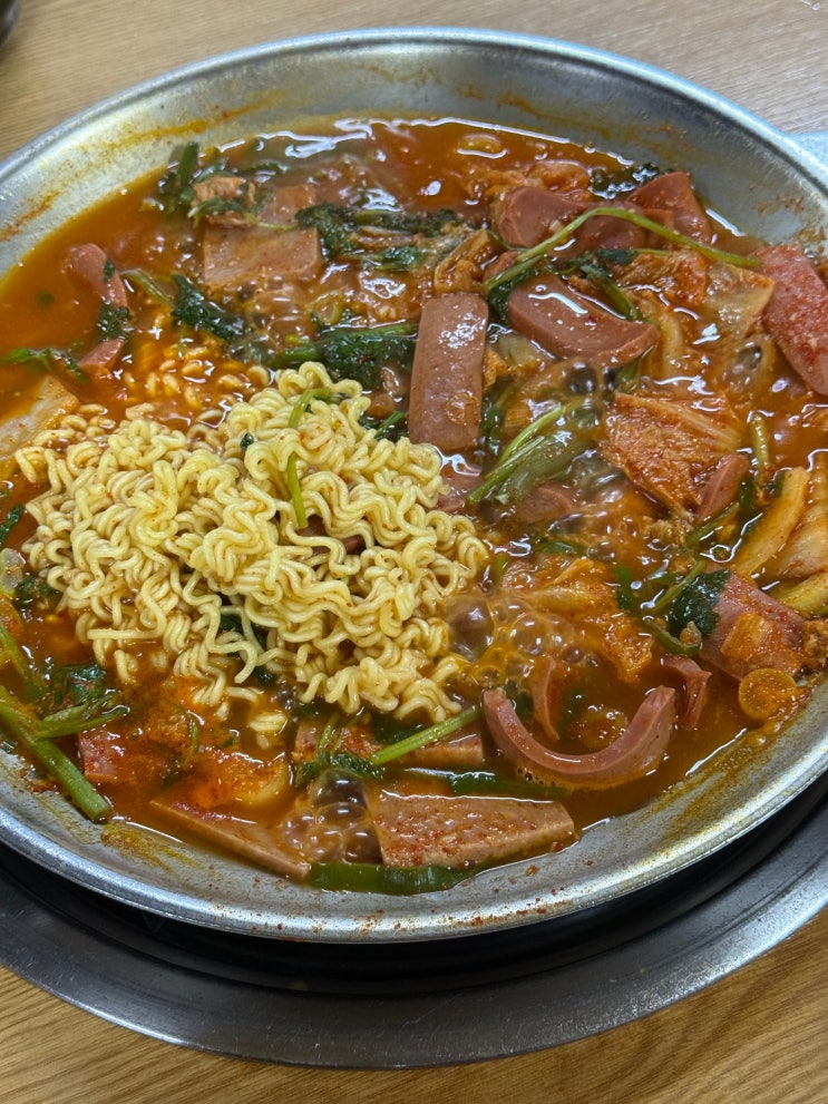  암사시장 맛집 | 초롱이고모 부대찌개 솔직 방문 후기