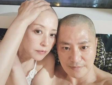 60세에 유방암까지 걸려 항암중 진정한 사랑을 만나 재혼한 여자 탤런트 패션