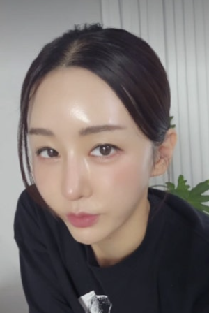   ‘8살 연하박군 아내’ 한영, “내일은 더 늙을 테니”…솔직한 현실 토로에 공감 폭발
