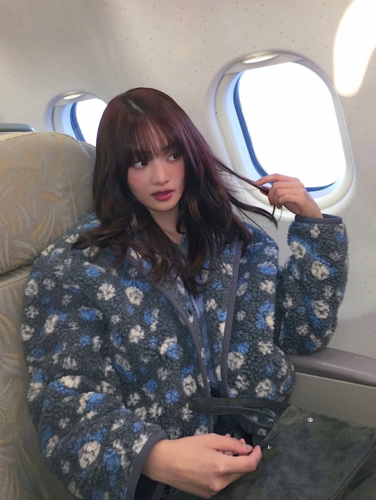  아이들 민니 후리스만 걸쳤는데, 이렇게 러블리할 일이야?!