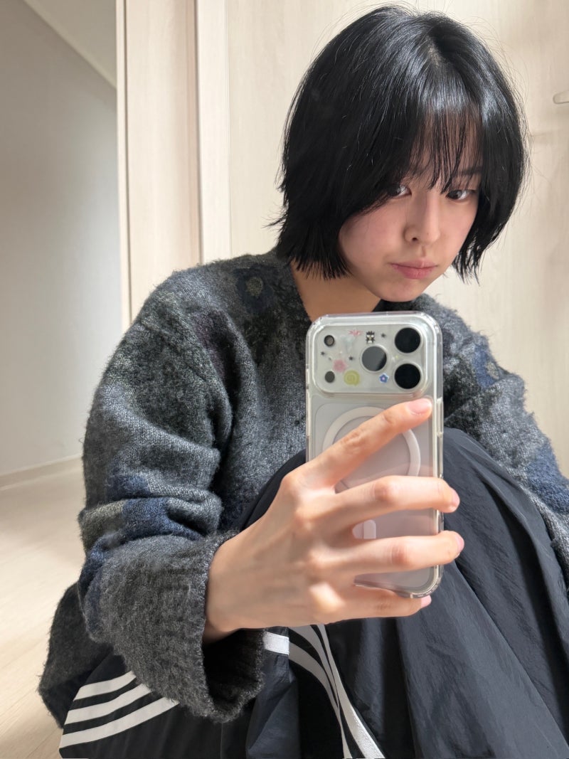 What Do You Think of LE SSERAFIM Sakura's Short Hair?