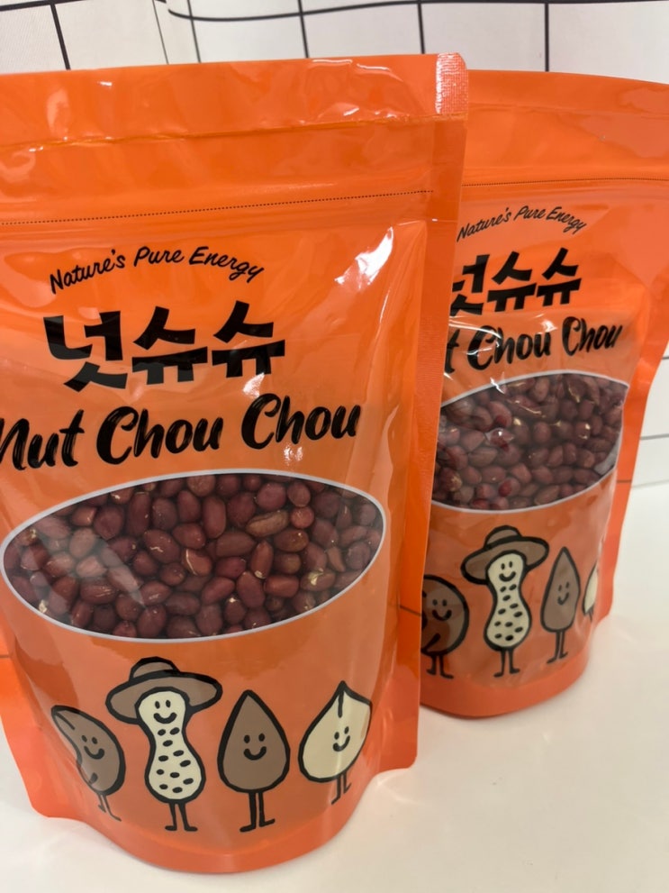  한 번 먹으면 멈출 수 없는 고소함! 넛슈슈 빨간 볶음땅콩 후기 건강 간식으로 딱!