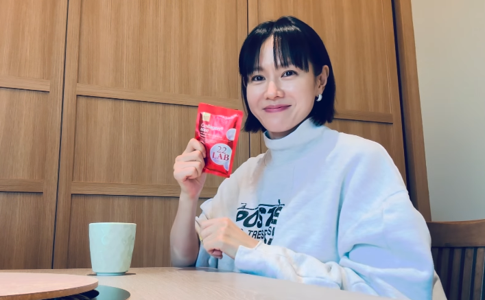  현빈  43세 손예진, 단발 미모 눈길 받으며 숏컷 대유행 예감?
