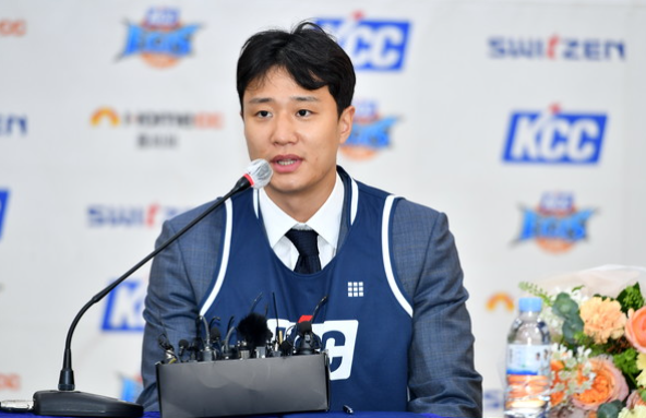 코트 위의 아이돌, 마침내 '챔피언'이 되다: 허웅 선수 심층 분석 리포트(KCC 허웅 프로농구선....