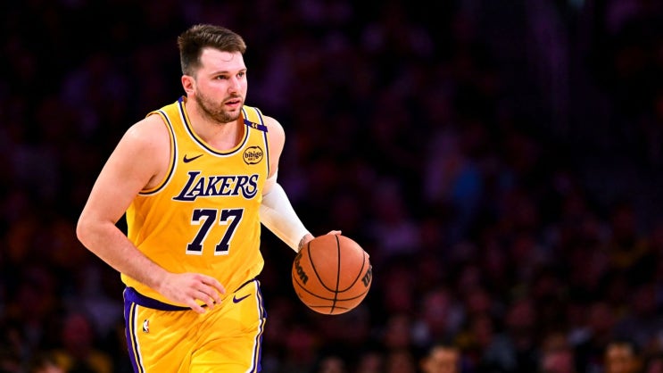  루카 돈치치 63년 만에 NBA 5경기 200득점 달성