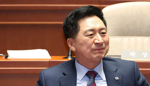 <b>김기현</b> 의원 '김건희  클러치백' 논란 해명, <b>특검</b> 수사 쟁점... 