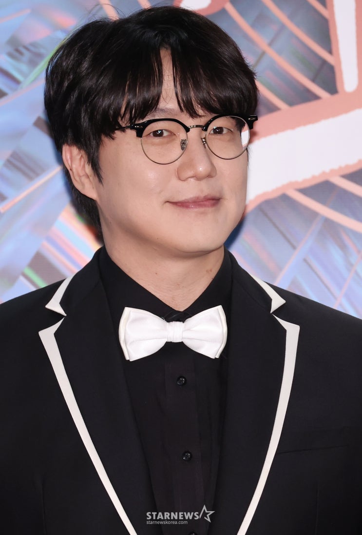 <b>매니저</b> 수억 횡령…<b>성시경</b>, 노쇼 <b>사기</b> 사비로 <b>보상</b>했다