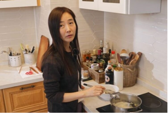'평생 슬림' 강수지, 겨울철 감기 예방과 다이어트 위해서 '이것' 즐겨?