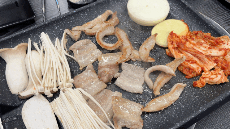  운정역 셀프바 구성이 좋은 냉삼맛집 장터대패농장 파주운정점
