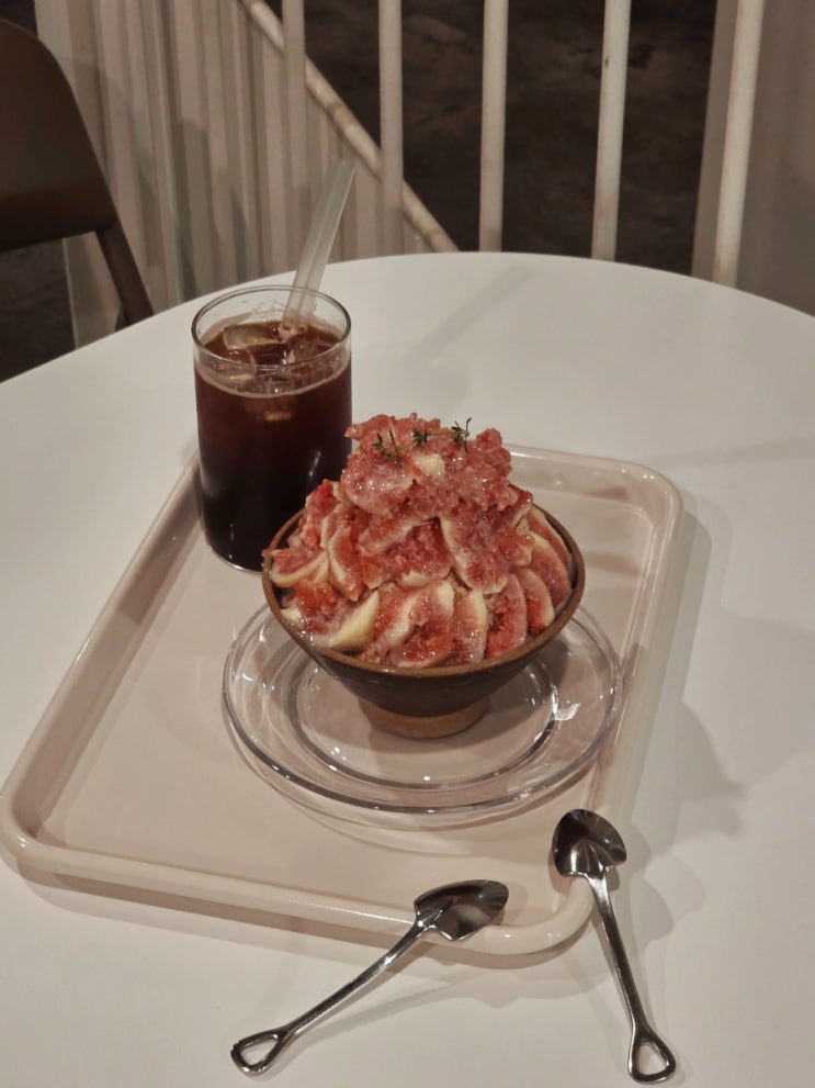  건대입구 카페 오캄 무화과 빙수 솔직후기 무화과 러버라면 무조건 먹어야함 (내돈내산 솔직후기)