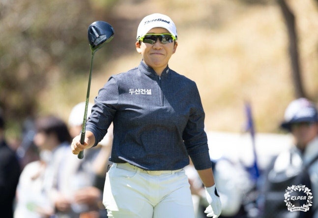 ‘1위 점프‘ 신지애, 12년 만에 LPGA 투어 우승 청신호… 갈 길 바쁜 윤이나는 41위