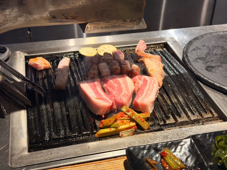  경주 용강동 콜키지프리, 구워주는 고기 맛집 <지금돼지>