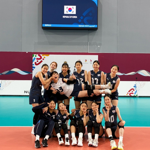 U-16 여자배구 <b>아시아선수권 우승</b>의 감동적인 순간들