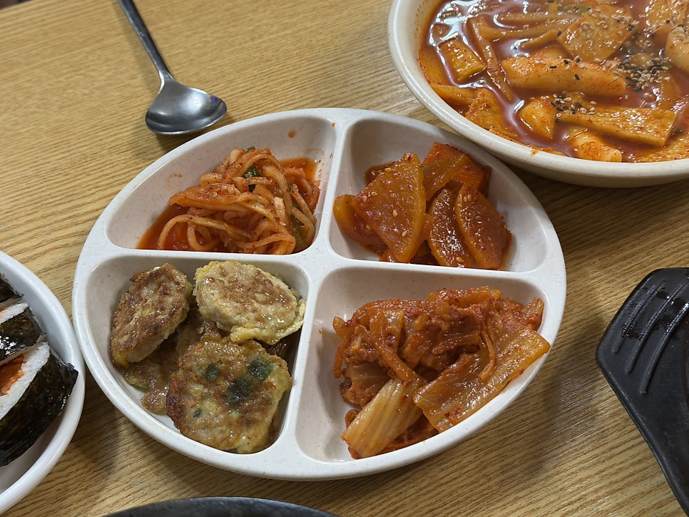 옴시롱감시롱김밥나라 사진 3