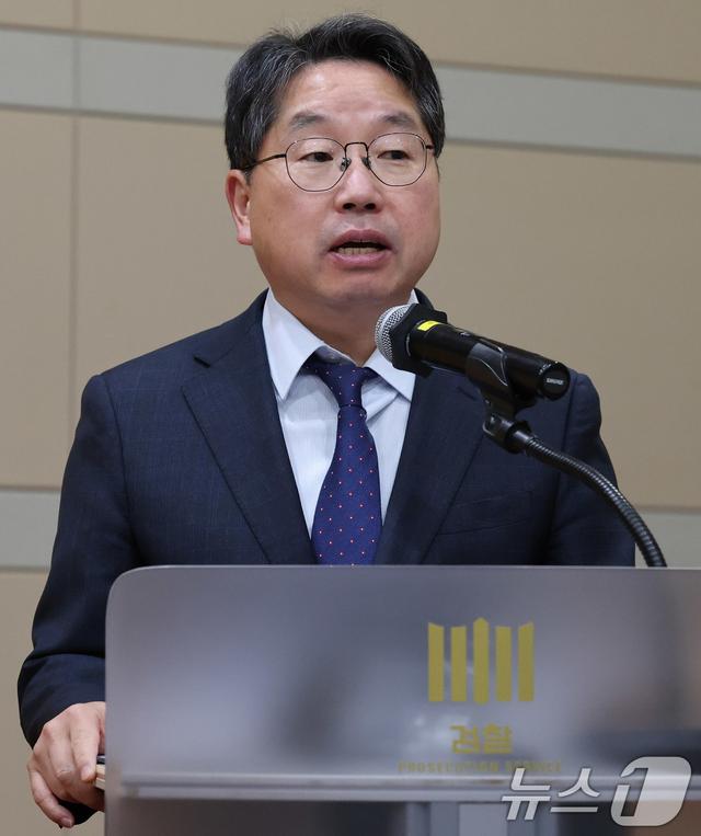 <b>노만석</b> 검찰총장 대행... 프로필 및 대장동 사건 <b>항소 포기 논란</b>