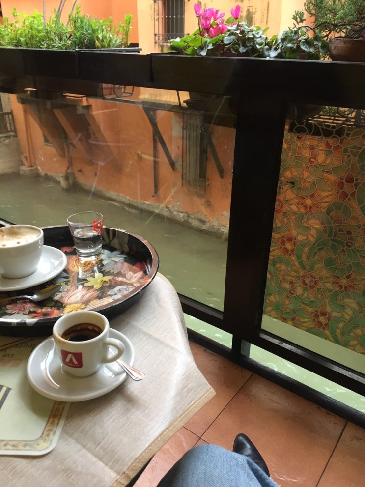  볼로냐 운하 카페 Opera Caffè e Tulipani, 볼로냐에서 피렌체