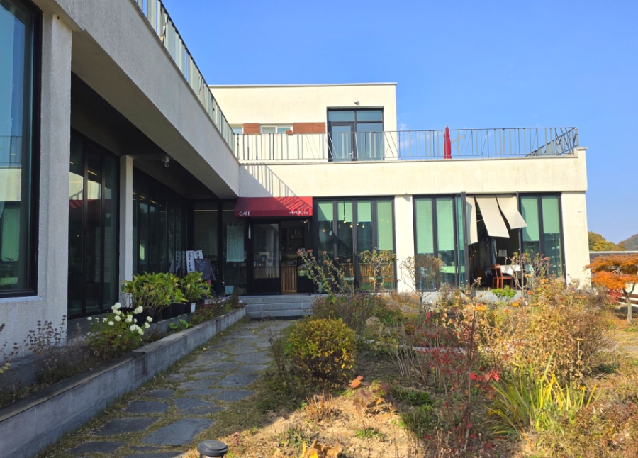 이여로나인 사진 1