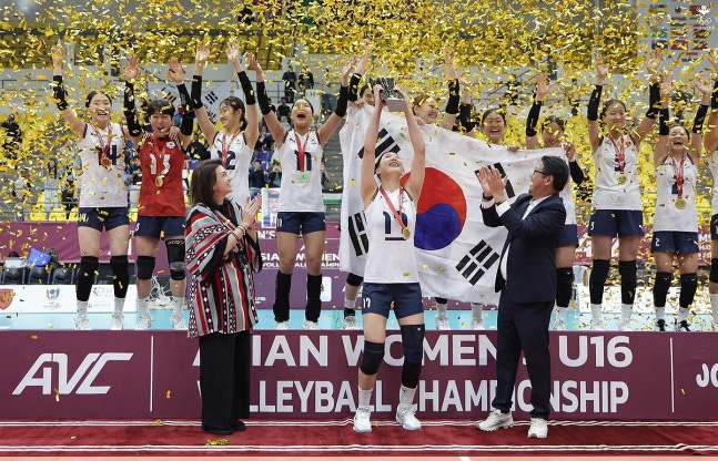  한국 여자 U-16 배구대표팀 대만 꺾고 아시아를 제패
