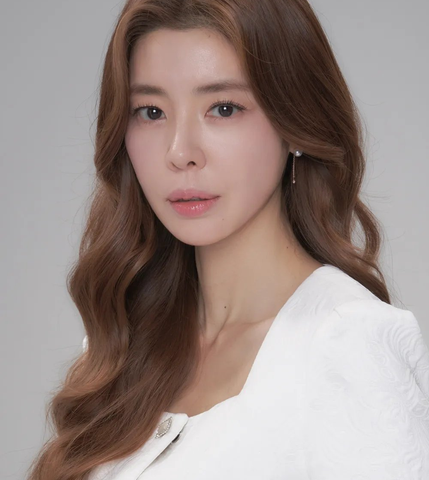 <b>김규리</b>, <b>블랙리스트</b> 사건의 상처와 치유의 여정