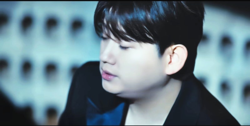 우디 신곡 어제보다 슬픈 오늘, 김건모 원곡과 또 다른 깊이