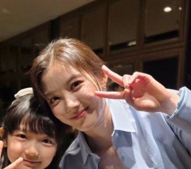  ‘아역 출신’ 김유정, 후배 아역 위해 상담사까지 붙였다…현장서 터진 ‘진짜 미담’