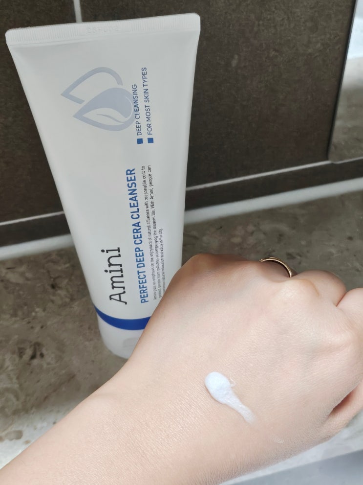  약알카리성폼클렌징 순하고 세정력 좋은 아미니 딥 세라 폼클렌징