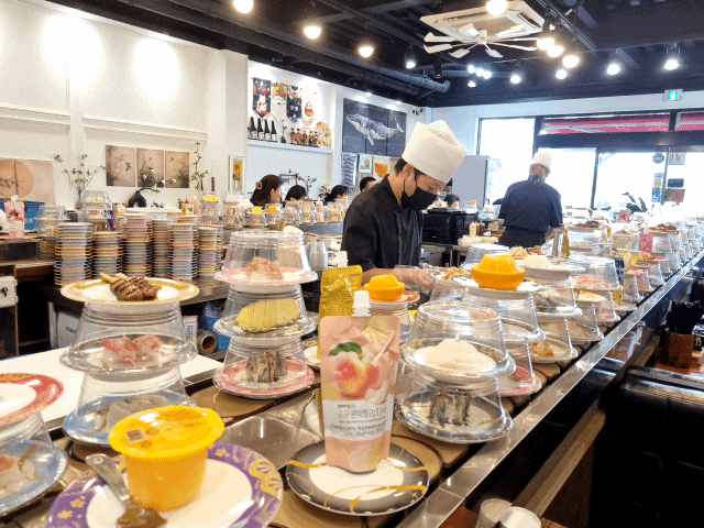  통영초밥 스시하루가 모든 접시 1900원 아이와함께