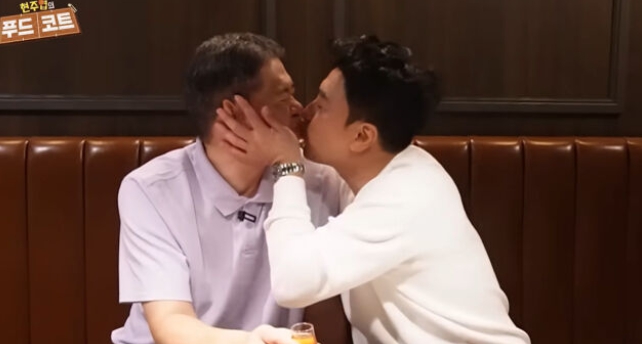   “진짜 이런 친구 하나면 인생 성공이지” 안정환, 현주엽 향한 찐우정 감동의 키스