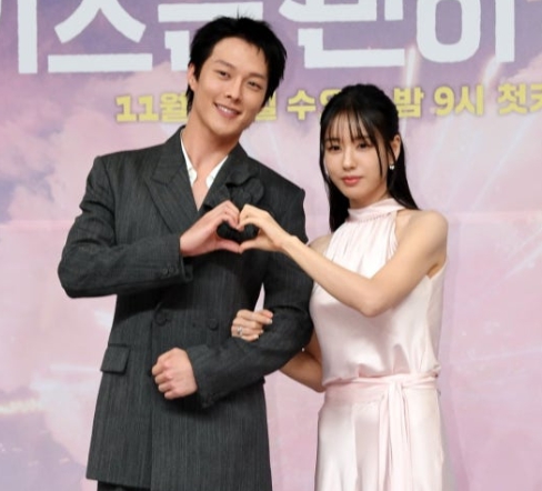   장기용안은진, 위장된 사랑 속 진짜 감정 폭발…‘키스는 괜히 해서!’ 제작발표회 현장