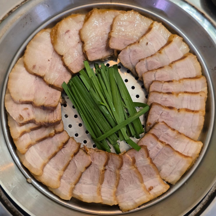  [신촌 해탄] 신촌역맛집: 꽃삼겹수육(소)+오징어무침 - 보쌈맛집/오징어맛집
